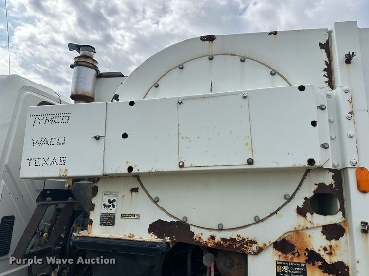 image for item DT6314 2006 International 4200 street sweeper truck