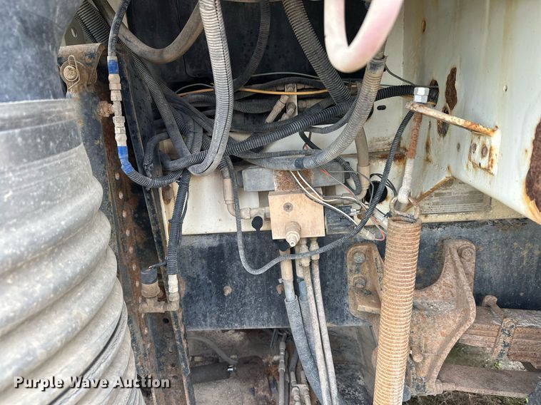 image for item DT6314 2006 International 4200 street sweeper truck