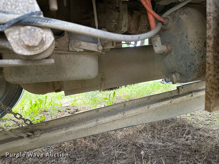 image for item DT6314 2006 International 4200 street sweeper truck