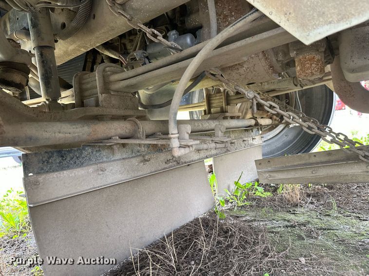 image for item DT6314 2006 International 4200 street sweeper truck