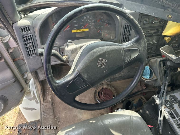 image for item DT6314 2006 International 4200 street sweeper truck