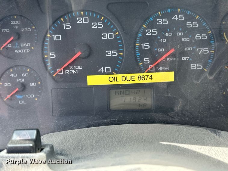 image for item DT6314 2006 International 4200 street sweeper truck