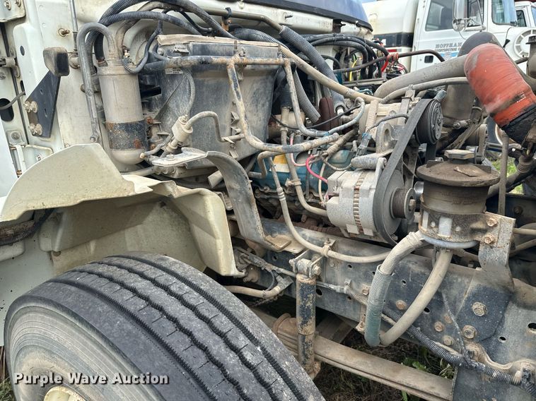 image for item DT6314 2006 International 4200 street sweeper truck