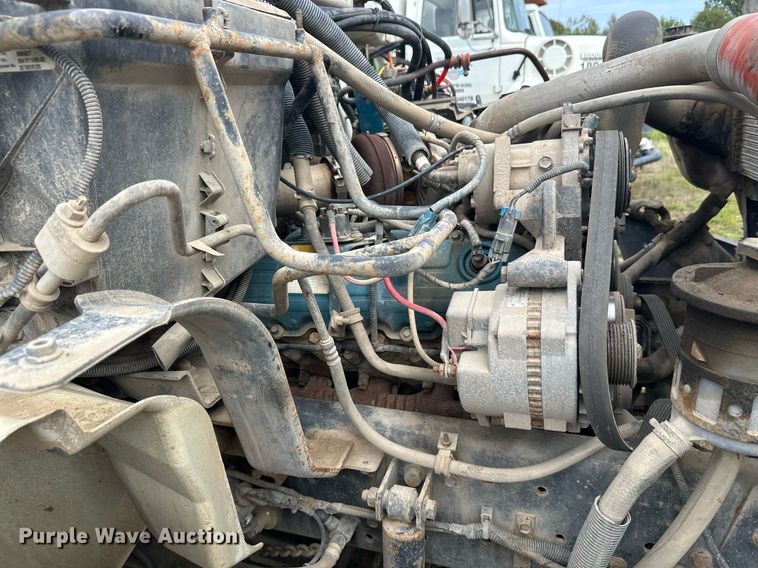 image for item DT6314 2006 International 4200 street sweeper truck