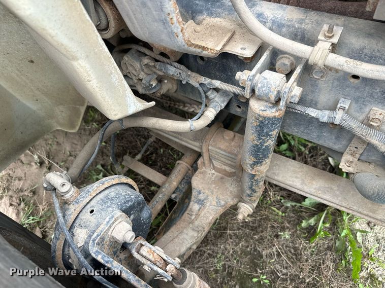 image for item DT6314 2006 International 4200 street sweeper truck