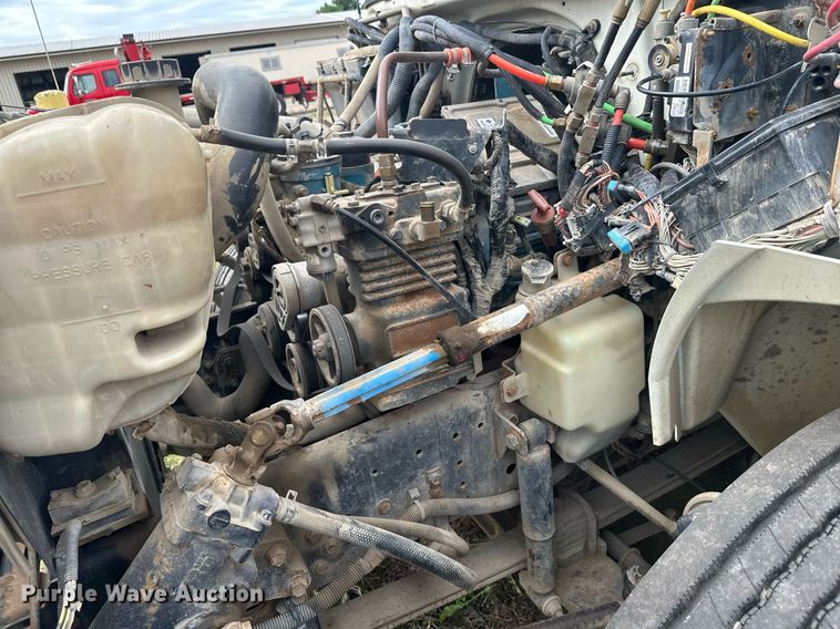 image for item DT6314 2006 International 4200 street sweeper truck