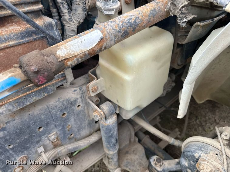 image for item DT6314 2006 International 4200 street sweeper truck