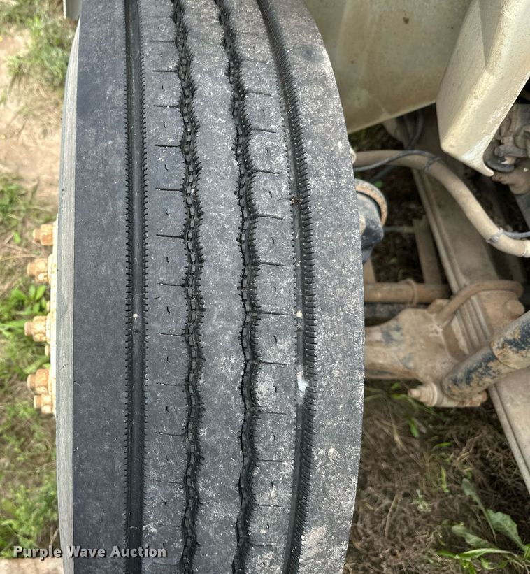 image for item DT6314 2006 International 4200 street sweeper truck