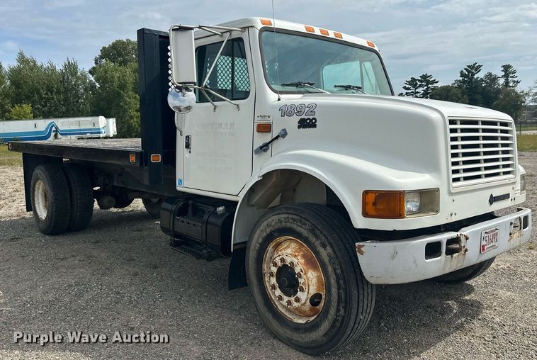 image for item DT6315 1998 International 4900 flatbed truck