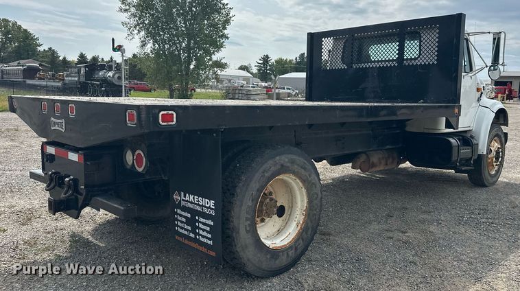 image for item DT6315 1998 International 4900 flatbed truck