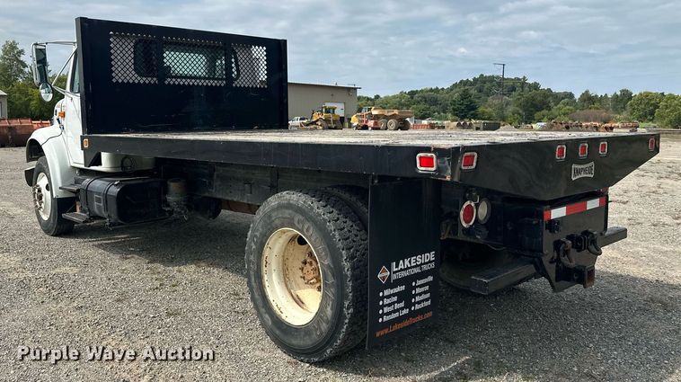 image for item DT6315 1998 International 4900 flatbed truck