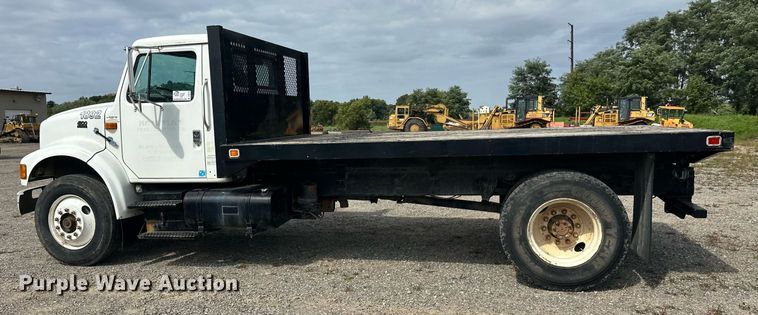 image for item DT6315 1998 International 4900 flatbed truck