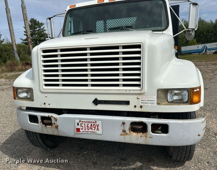 image for item DT6315 1998 International 4900 flatbed truck