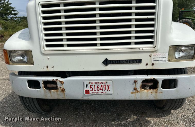 image for item DT6315 1998 International 4900 flatbed truck