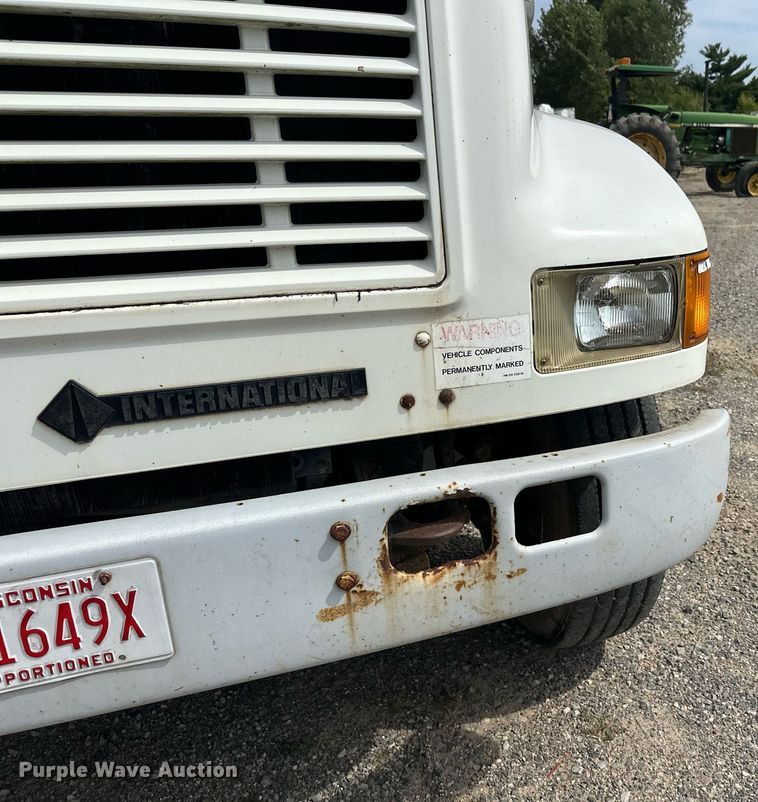 image for item DT6315 1998 International 4900 flatbed truck