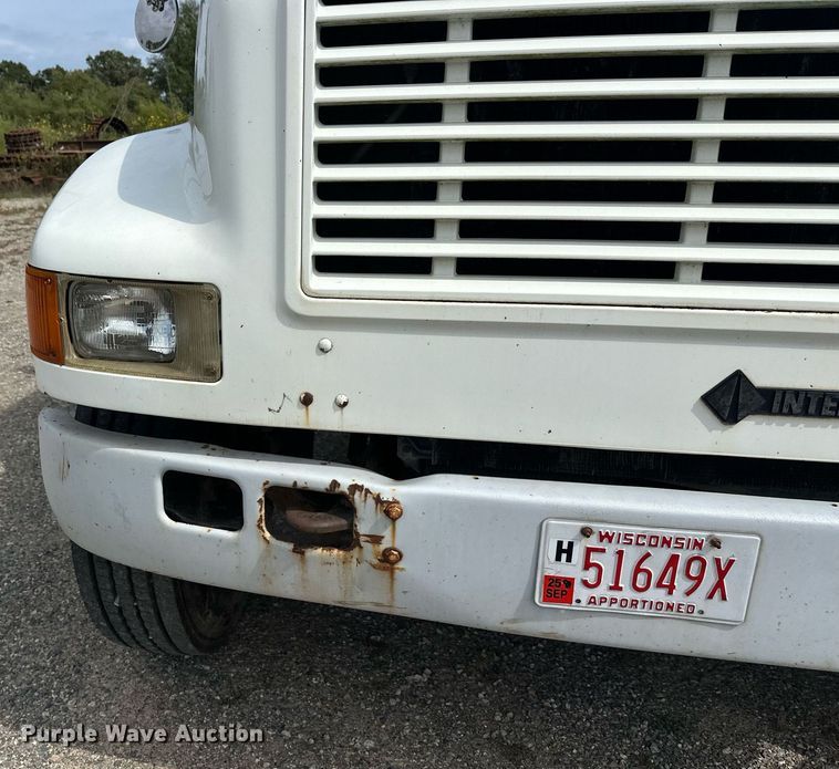 image for item DT6315 1998 International 4900 flatbed truck