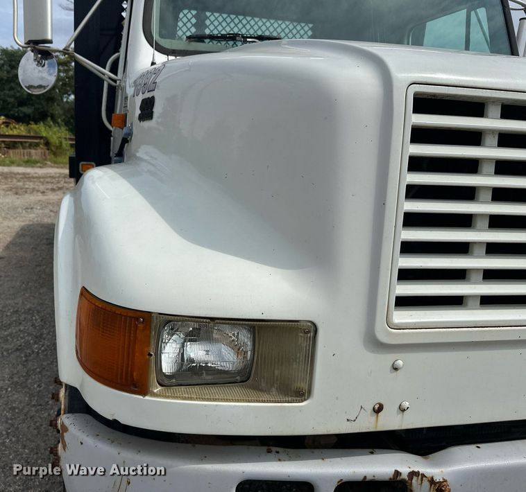 image for item DT6315 1998 International 4900 flatbed truck