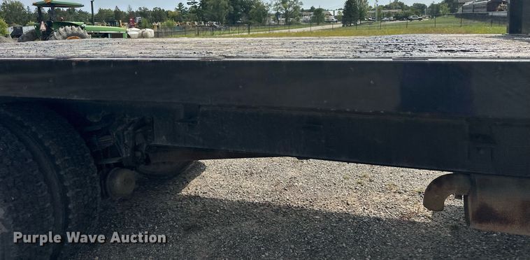 image for item DT6315 1998 International 4900 flatbed truck