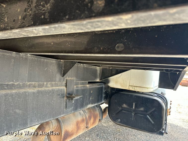 image for item DT6315 1998 International 4900 flatbed truck