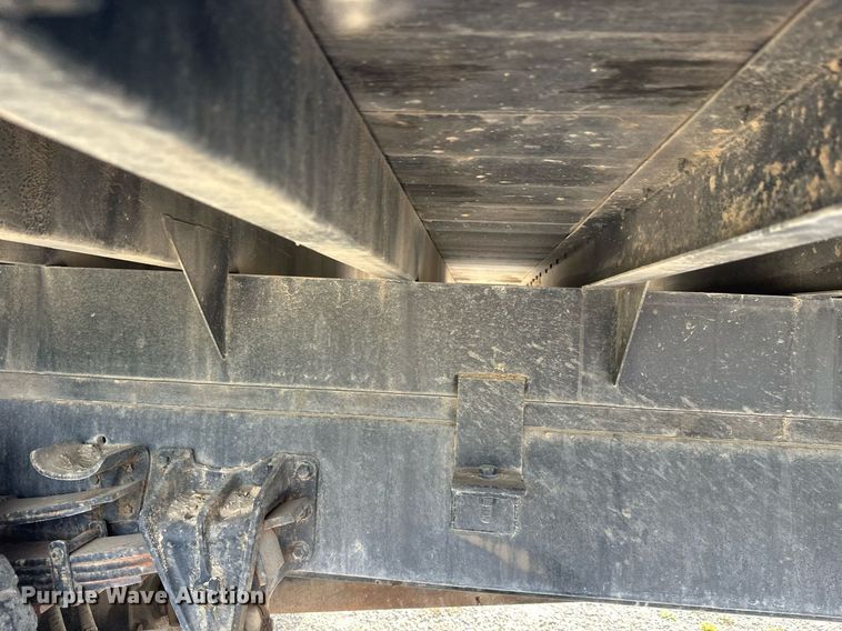 image for item DT6315 1998 International 4900 flatbed truck