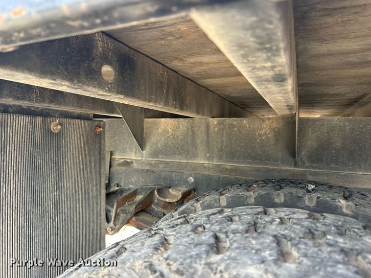 image for item DT6315 1998 International 4900 flatbed truck