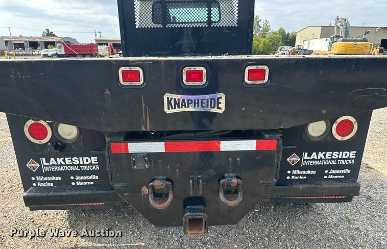 image for item DT6315 1998 International 4900 flatbed truck