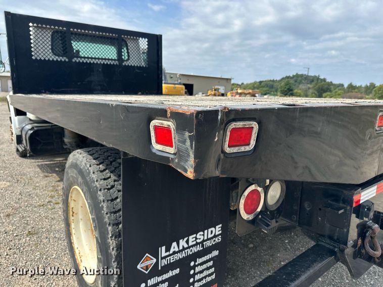 image for item DT6315 1998 International 4900 flatbed truck