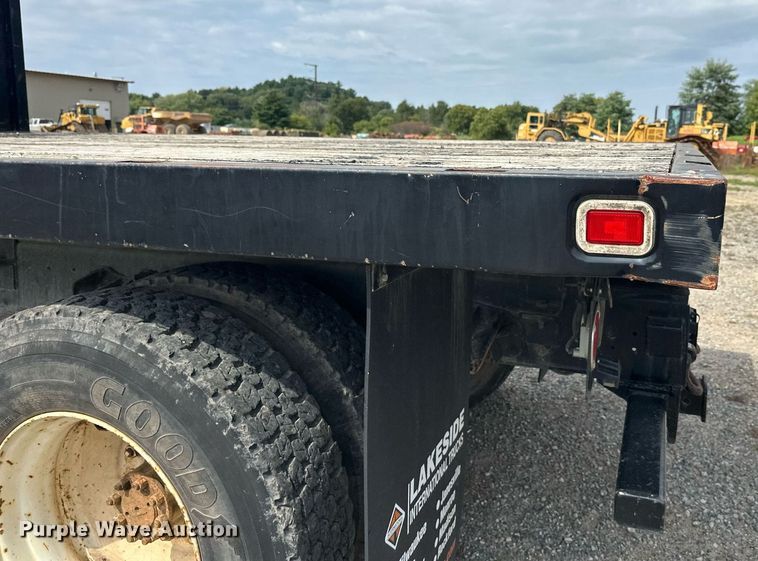 image for item DT6315 1998 International 4900 flatbed truck