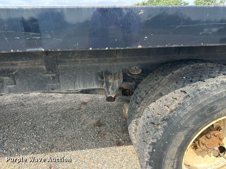 image for item DT6315 1998 International 4900 flatbed truck