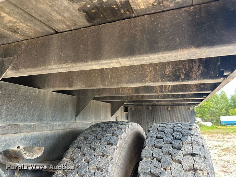 image for item DT6315 1998 International 4900 flatbed truck