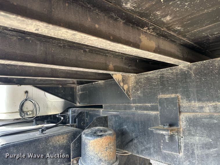 image for item DT6315 1998 International 4900 flatbed truck