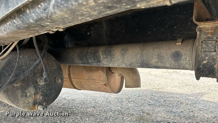 image for item DT6315 1998 International 4900 flatbed truck