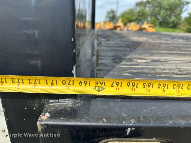 image for item DT6315 1998 International 4900 flatbed truck