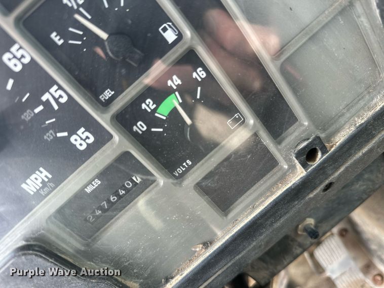 image for item DT6315 1998 International 4900 flatbed truck