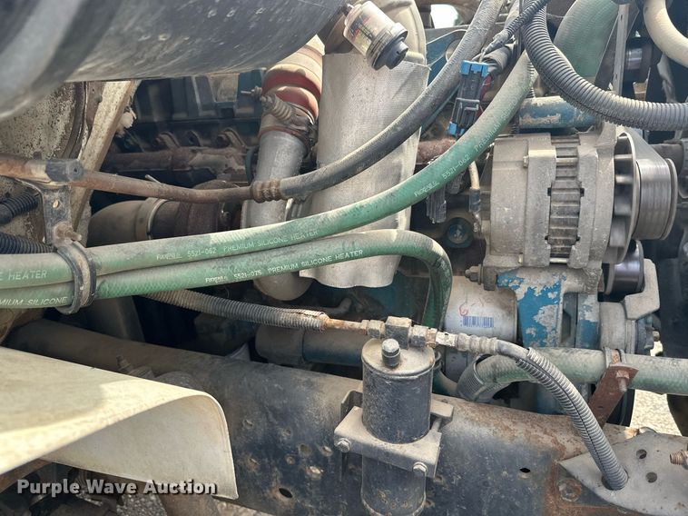 image for item DT6315 1998 International 4900 flatbed truck