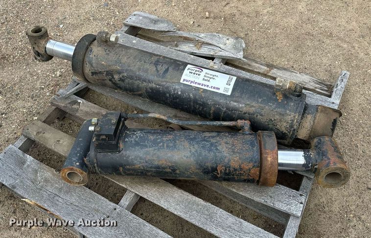 image for item DT6327 Hydraulic cylinder