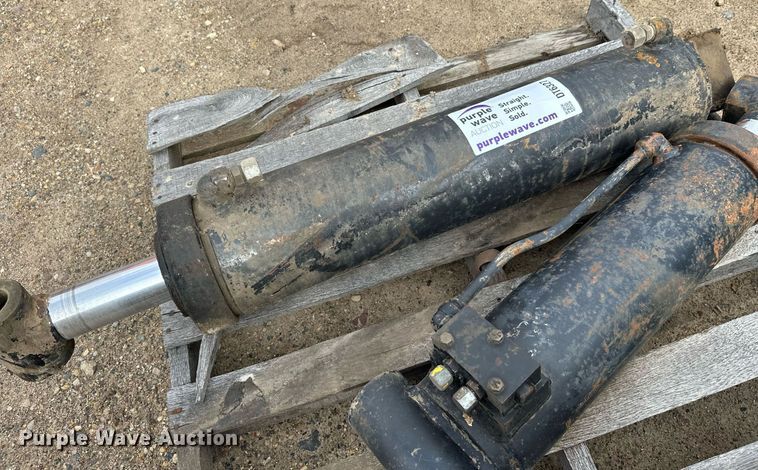 image for item DT6327 Hydraulic cylinder