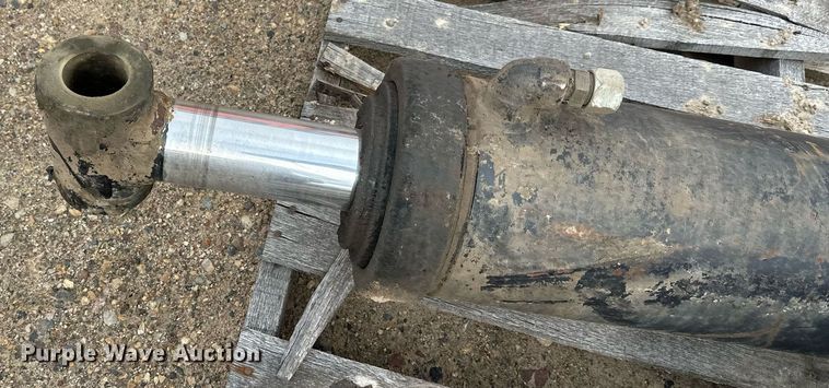 image for item DT6327 Hydraulic cylinder