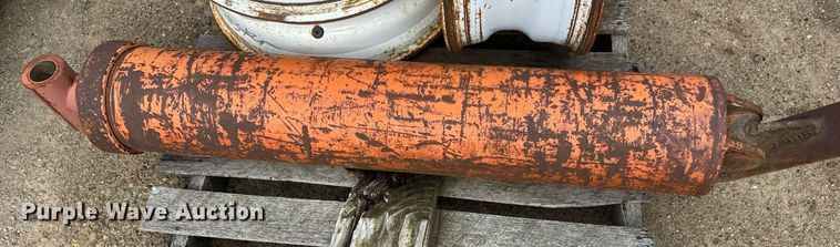 image for item DT6327 Hydraulic cylinder