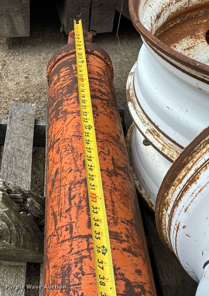 image for item DT6327 Hydraulic cylinder