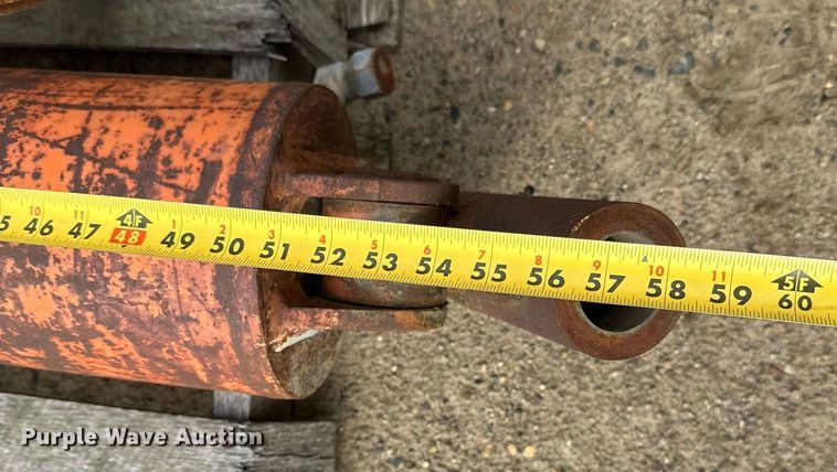 image for item DT6327 Hydraulic cylinder