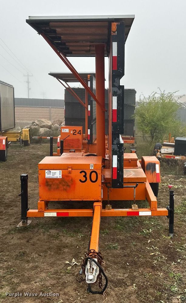 image for item DT6328 1998 American Signal message board trailer