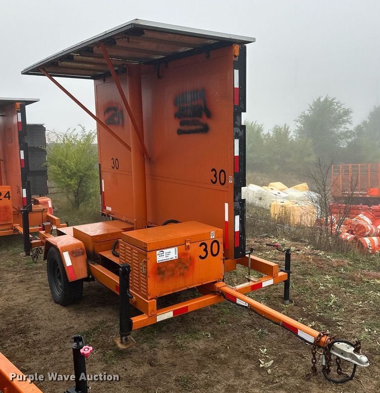 image for item DT6328 1998 American Signal message board trailer