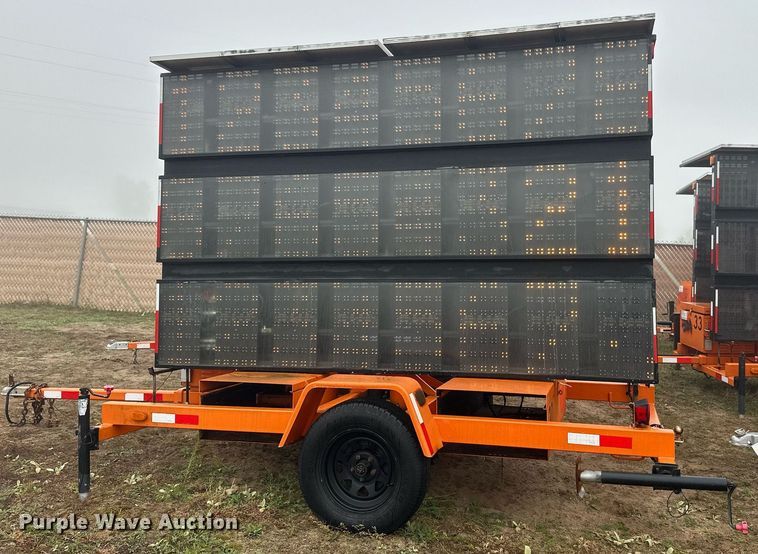 image for item DT6328 1998 American Signal message board trailer