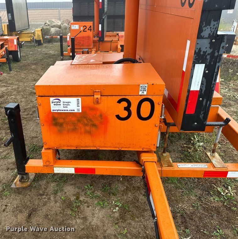 image for item DT6328 1998 American Signal message board trailer