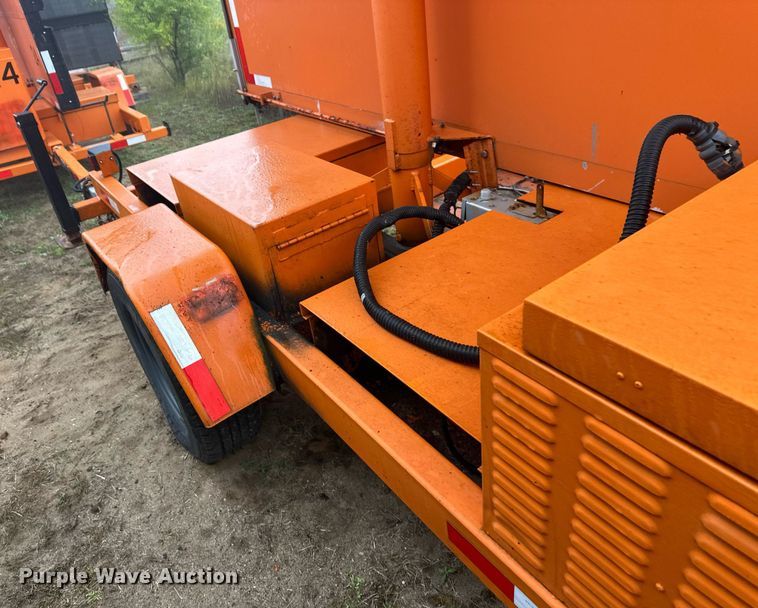 image for item DT6328 1998 American Signal message board trailer