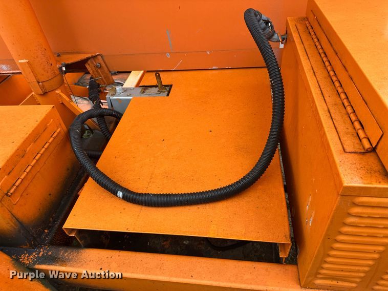 image for item DT6328 1998 American Signal message board trailer