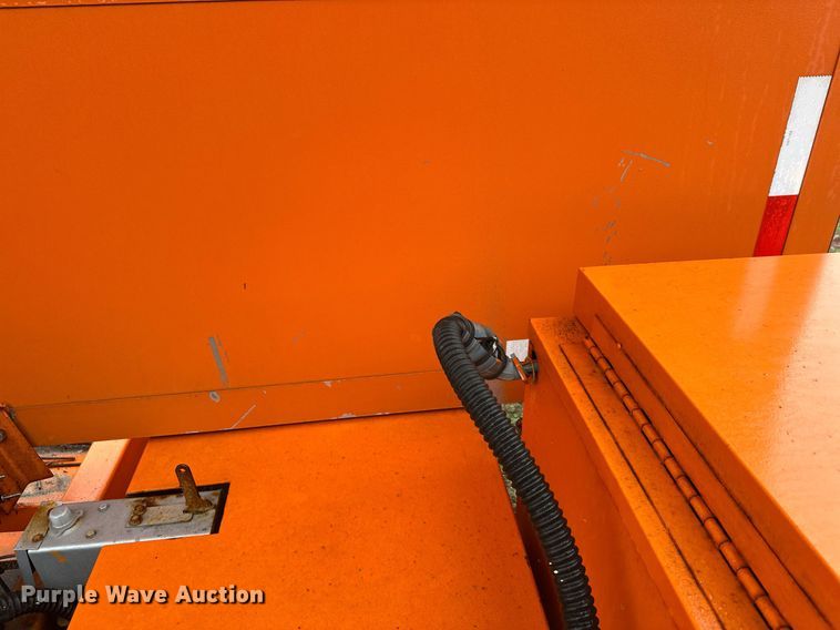 image for item DT6328 1998 American Signal message board trailer