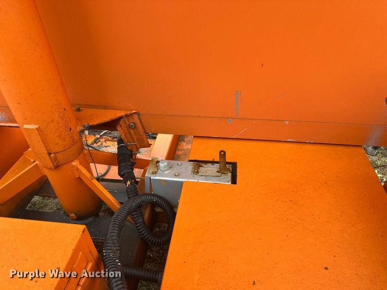 image for item DT6328 1998 American Signal message board trailer