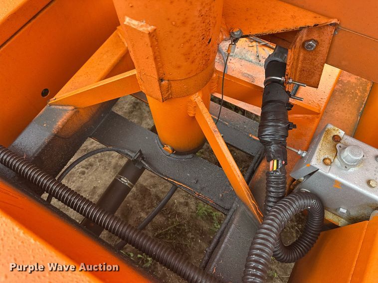 image for item DT6328 1998 American Signal message board trailer